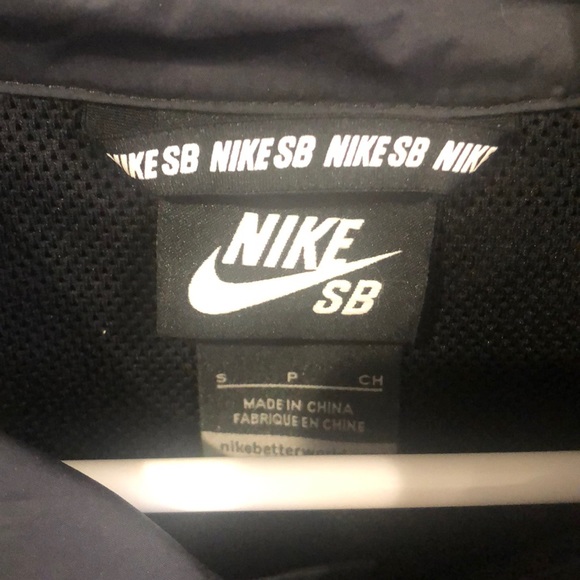 Nike windbreaker - Picture 2 of 3